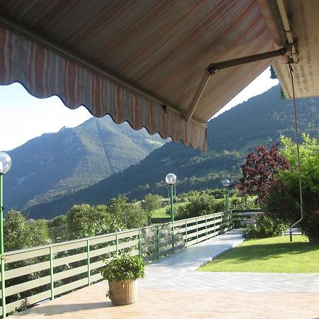 B&B Garden Solto Collina Exterior foto